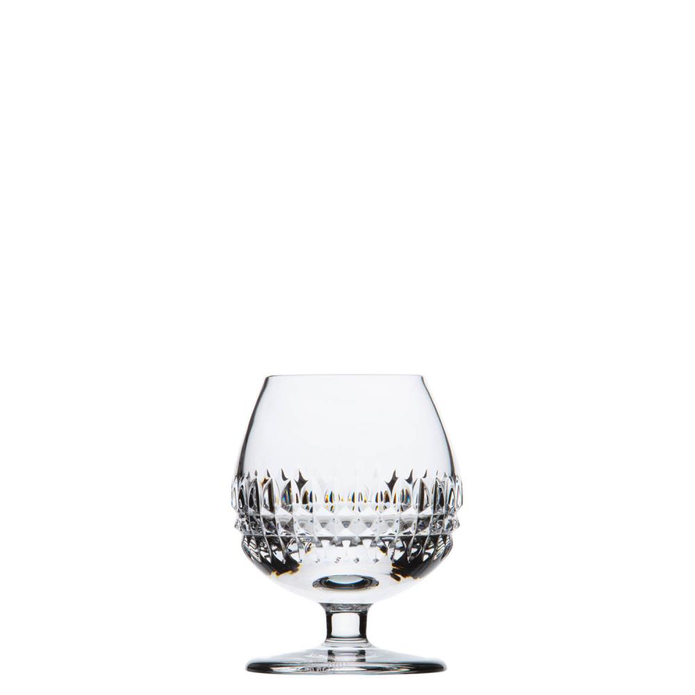 Klares, bauchiges Kristall-Cognacglas der Serie Empire auf kurzem Stiel und rundem Fuß. Der untere Glasteil zeigt ein elegantes, rautenförmiges Schliffmuster, das Licht brillant reflektiert. Makellos und edel.